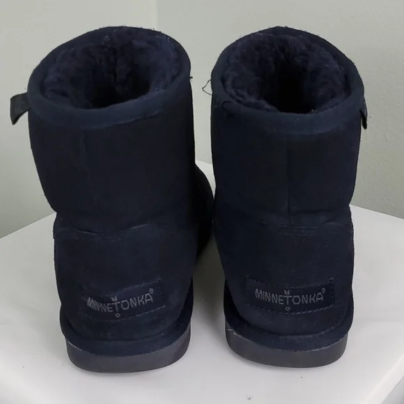 Minnetonka Dark Navy Blue Short Boot Size 6 - Picture 4 of 8